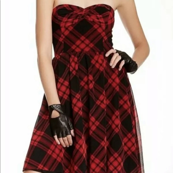 Betsey Johnson Dresses & Skirts - Betsy Johnson size 10 red black strapless dress
